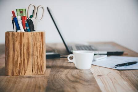 Log Pencil Holder: Simple & Stylish