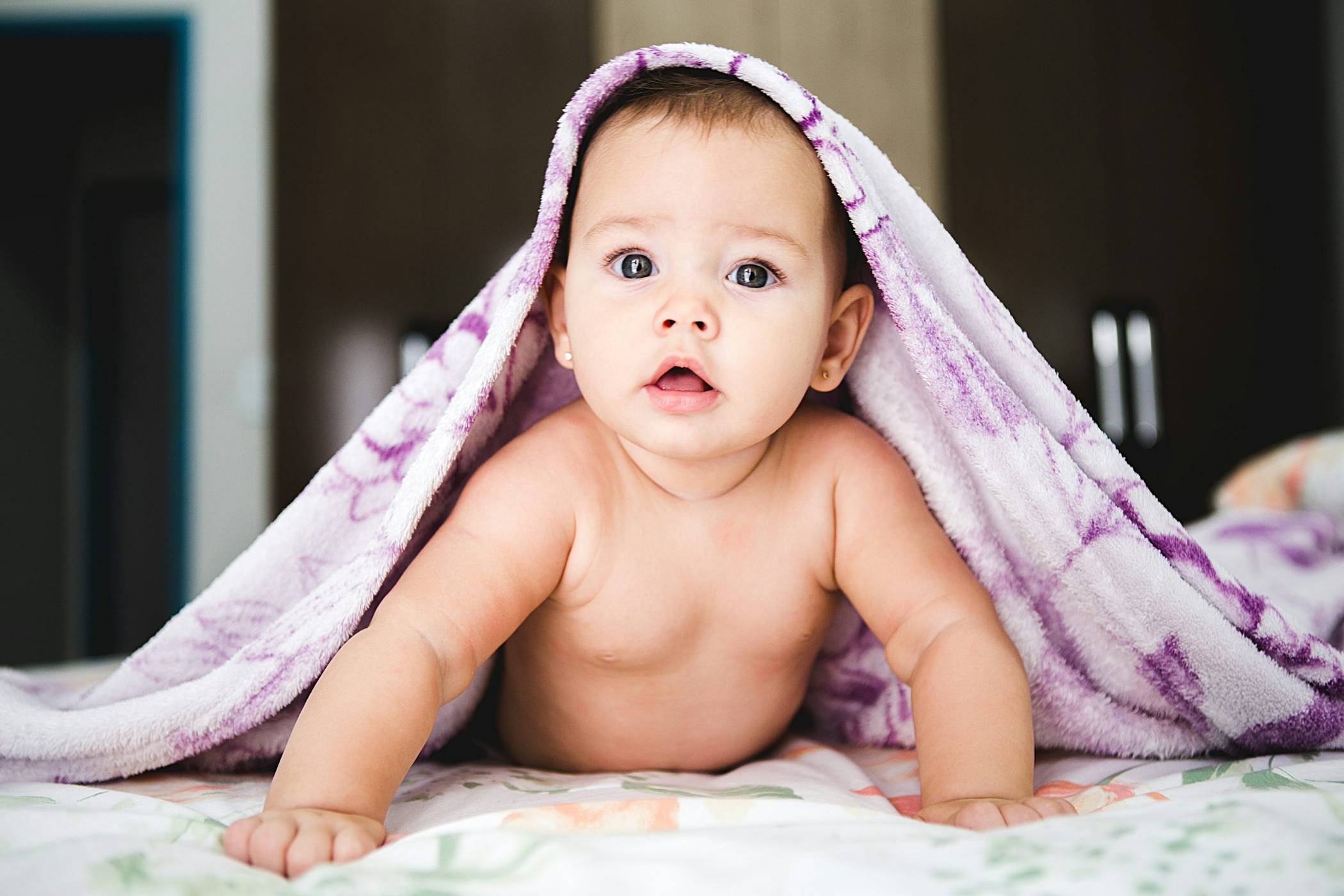 अपने बच्चे के साथ कैसे खेलें